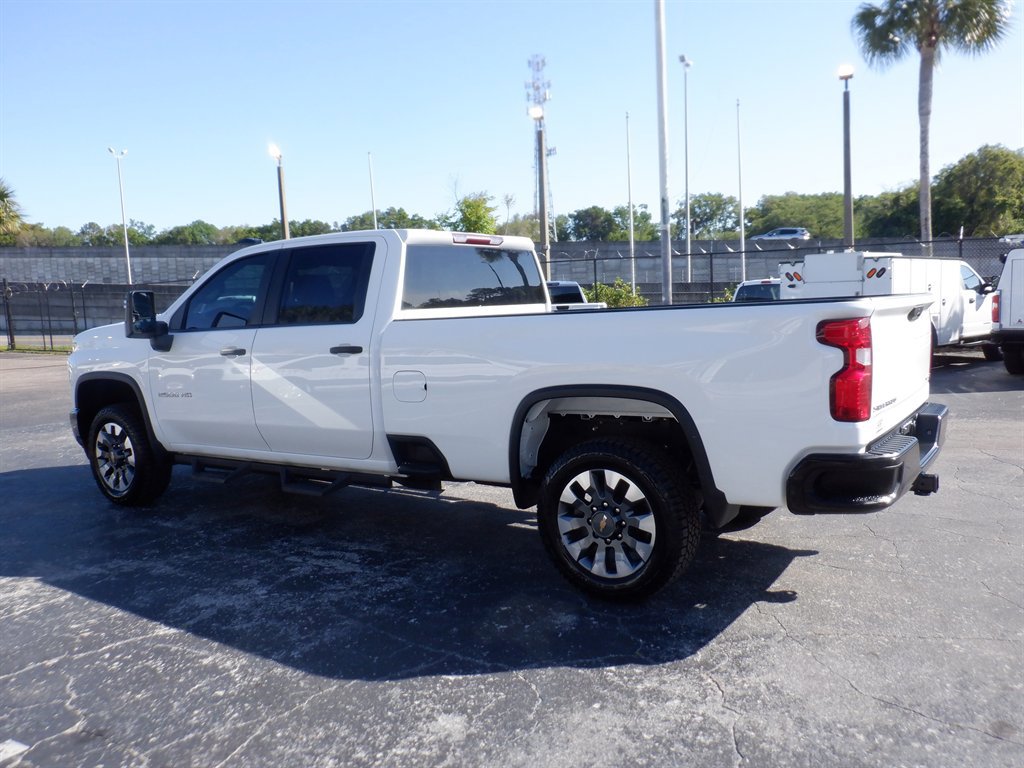 Used 2022 Chevrolet Silverado 2500 Custom w/ Custom Value Package AWD/4WD image 3