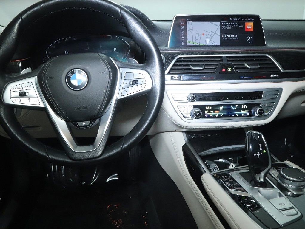 Used 2022 BMW 740i xDrive w/ Premium Package AWD/4WD image 32