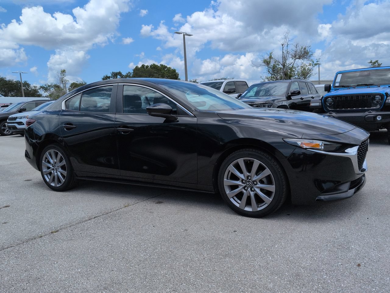 Used 2021 MAZDA MAZDA3 s FWD image 2