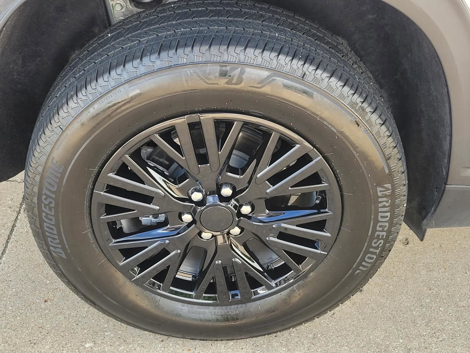 Used 2024 Chevrolet Traverse LT image 6