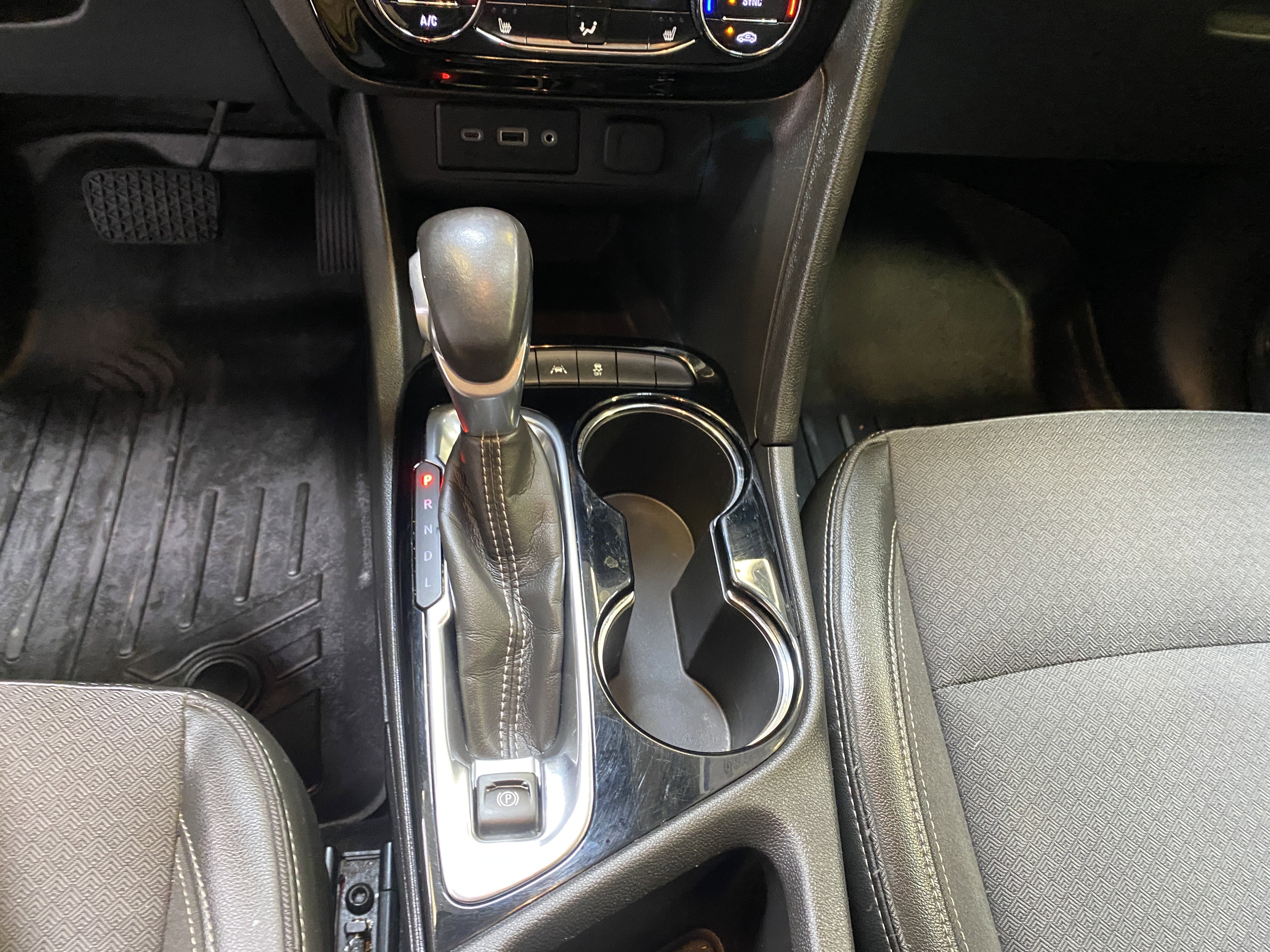 Used 2020 Buick Encore GX Select w/ Sport Touring Package image 42