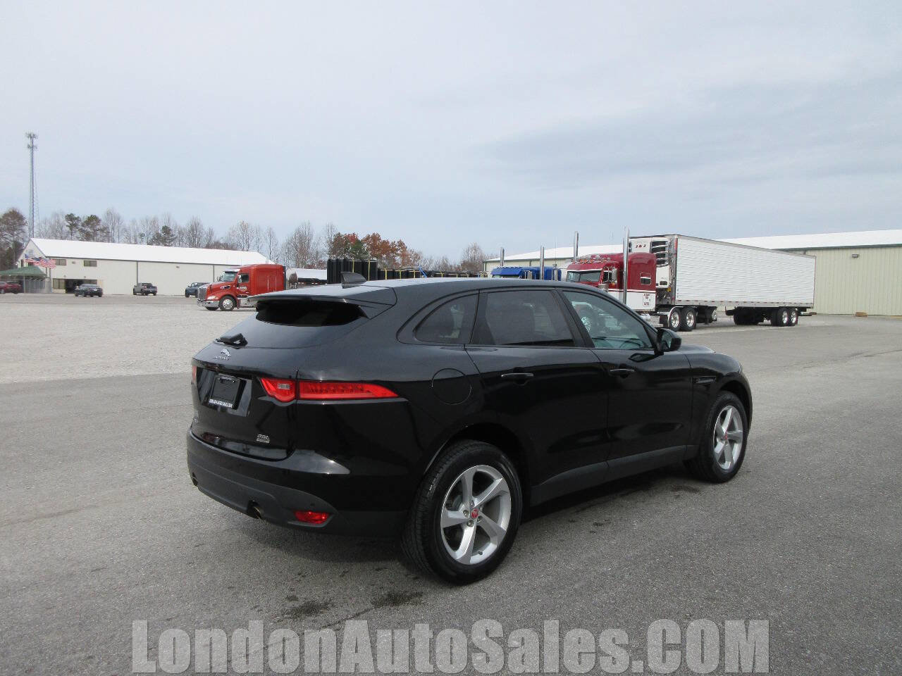 Used 2020 Jaguar F-PACE Premium image 6