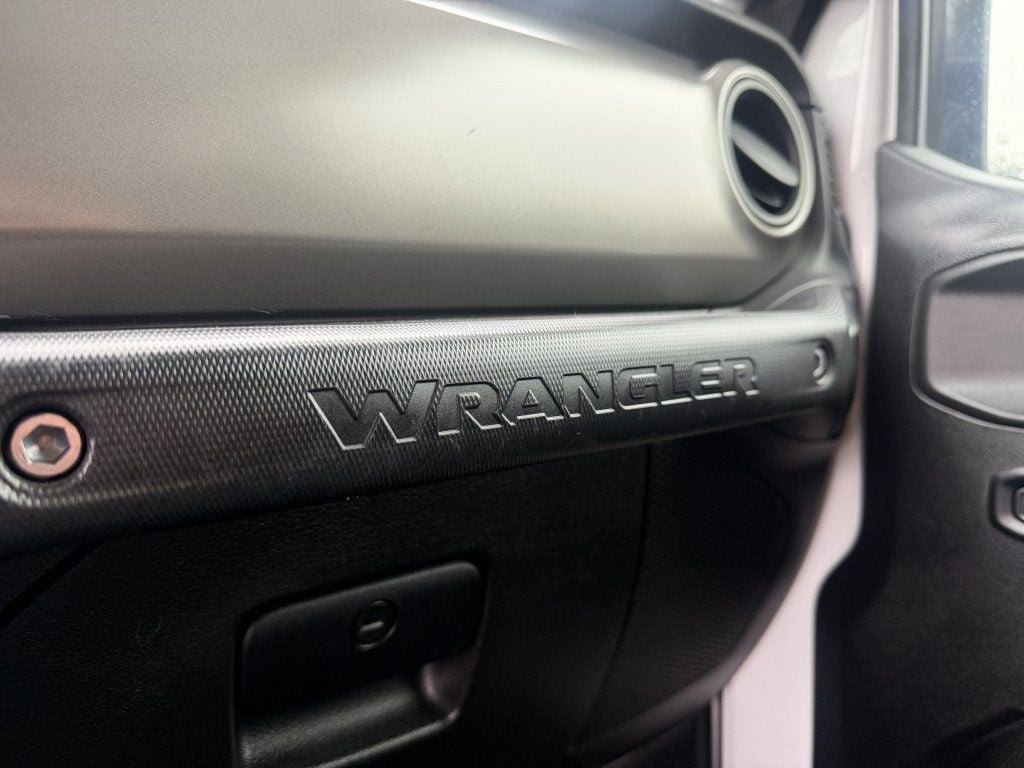 Used 2021 Jeep Wrangler Sport AWD/4WD image 28
