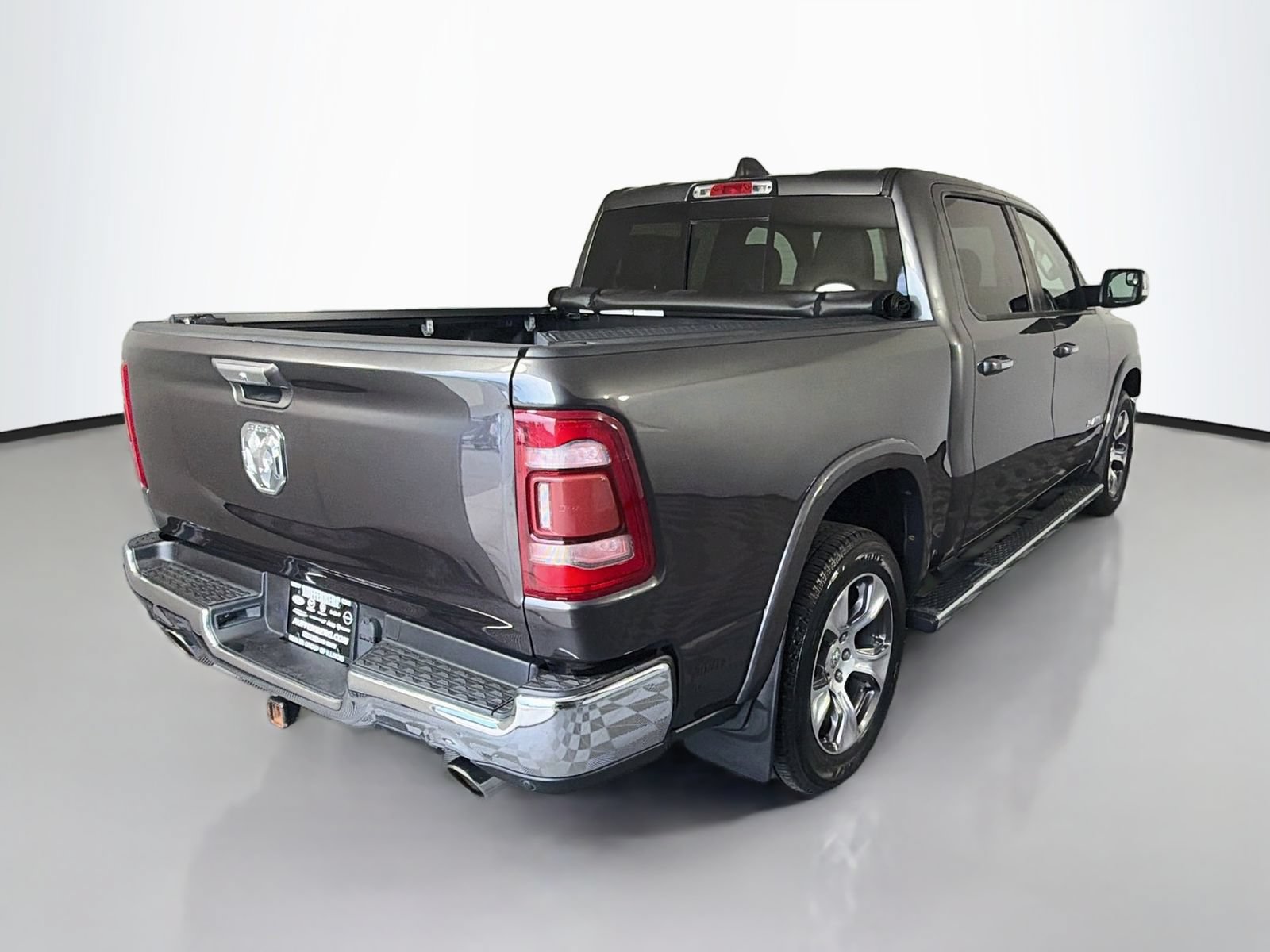 Used 2019 RAM 1500 Laramie AWD/4WD image 7