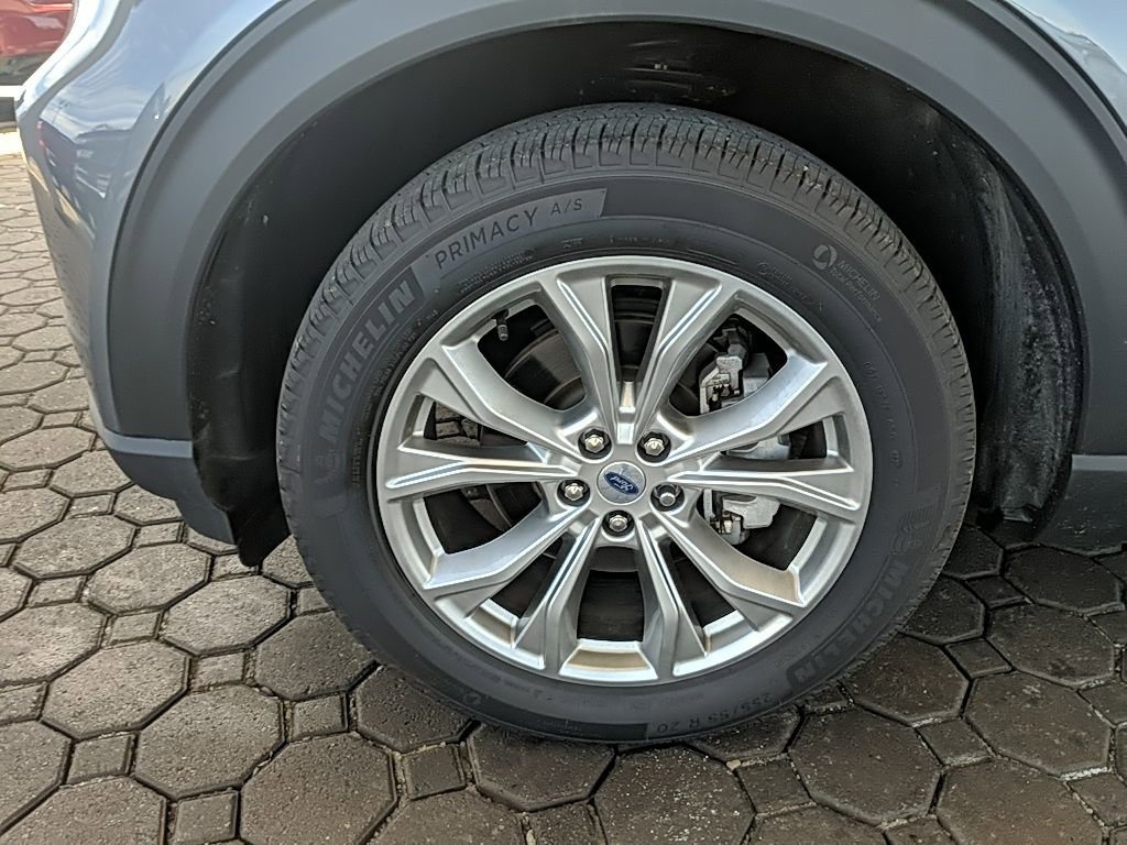 Used 2023 Ford Explorer XLT w/ Equipment Group 202A image 12