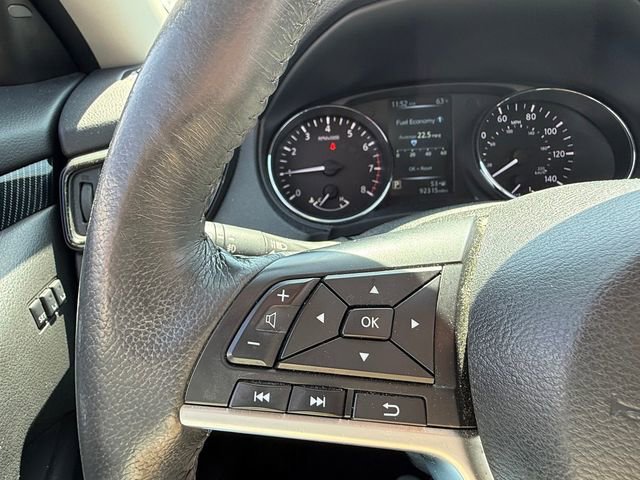 Used 2017 Nissan Rogue SL w/ SL Premium Package image 18