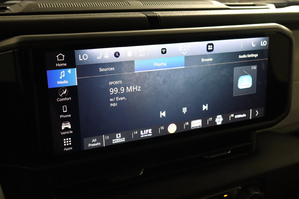 Used 2024 Jeep Wrangler Unlimited w/ Convenience Group AWD/4WD image 24