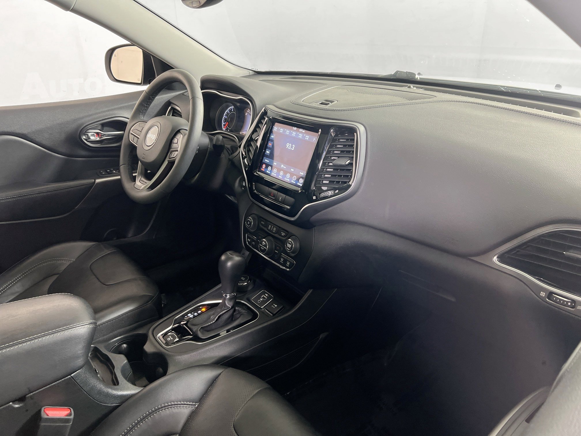 Used 2022 Jeep Cherokee Limited image 26