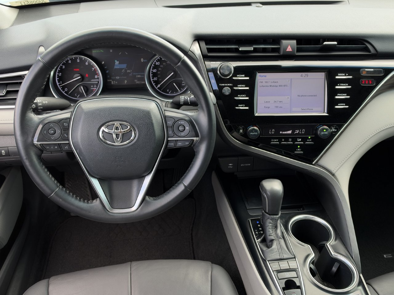 Used 2018 Toyota Camry XLE FWD image 12
