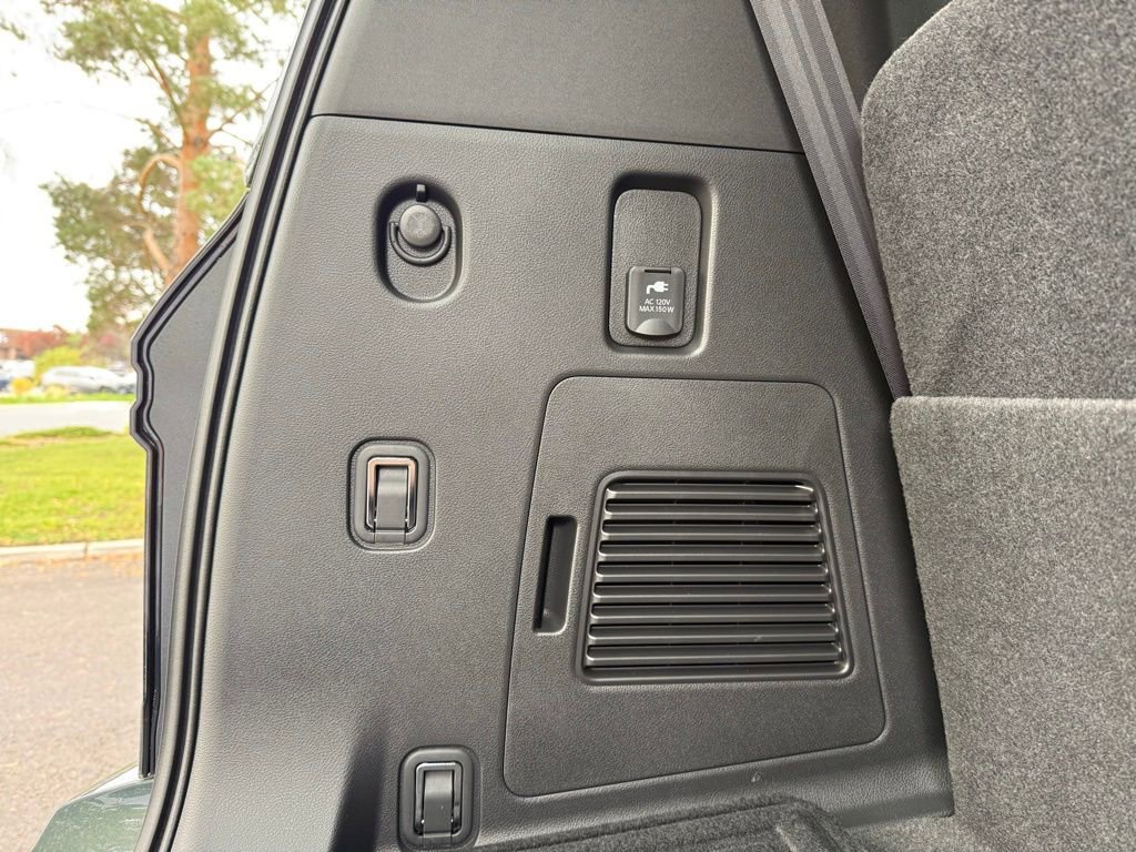 New 2026 Nissan Armada SL w/ Captain's Chari Seat Package image 40