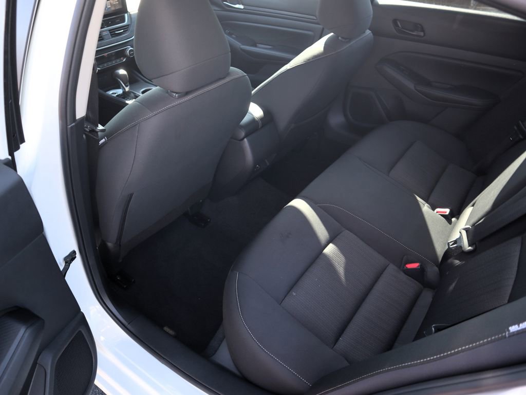 Used 2025 Nissan Altima 2.5 SV w/ SV Premium Package image 10