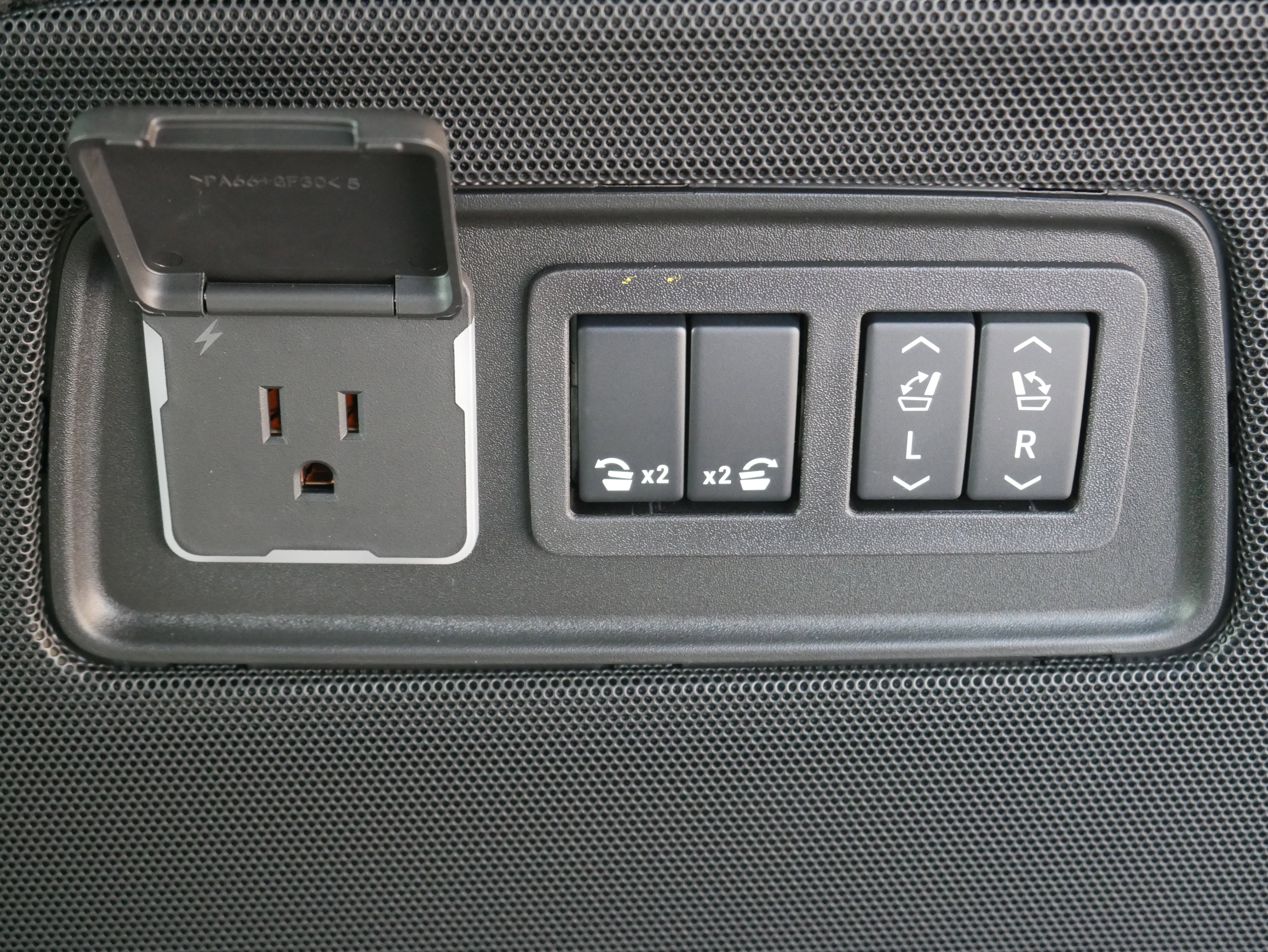 Certified 2021 Cadillac Escalade Sport w/ Driver Assist Tech Package image 15