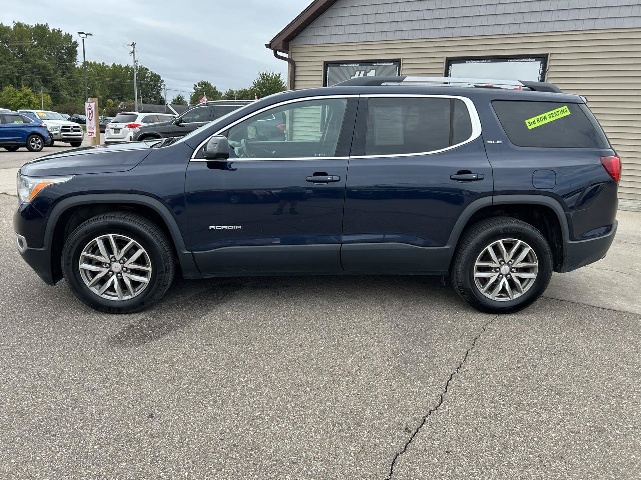 Used 2017 GMC Acadia SLE FWD image 8