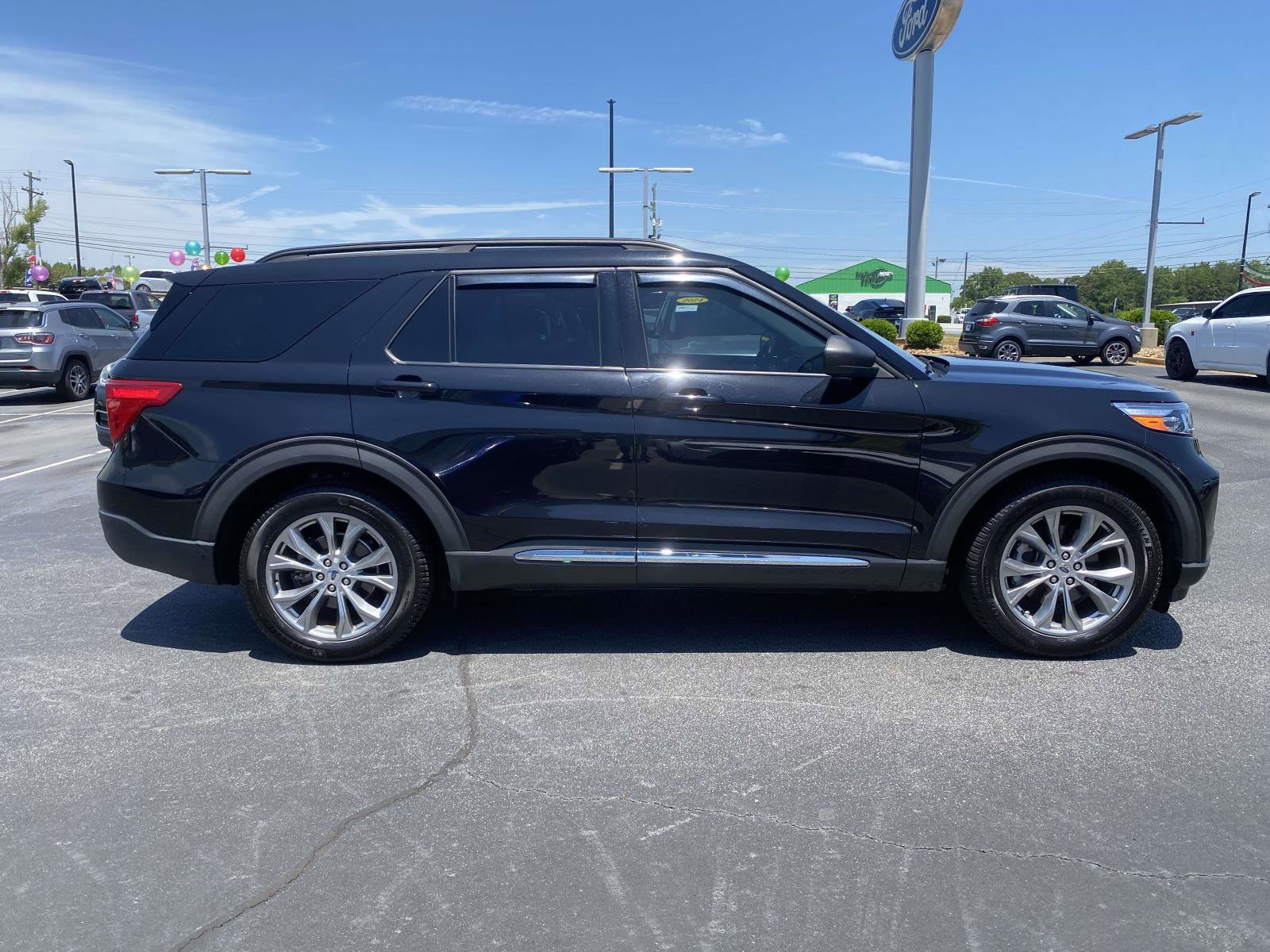 Certified 2021 Ford Explorer XLT w/ Equipment Group 202A RWD image 8