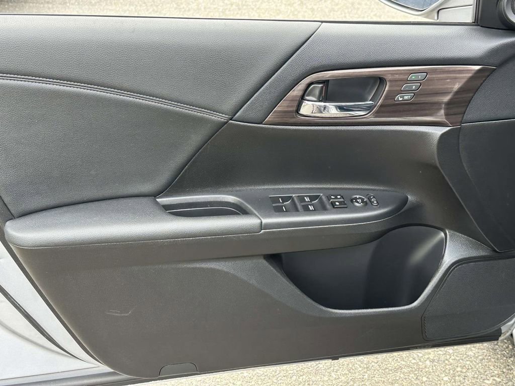 Used 2016 Honda Accord EX-L image 14