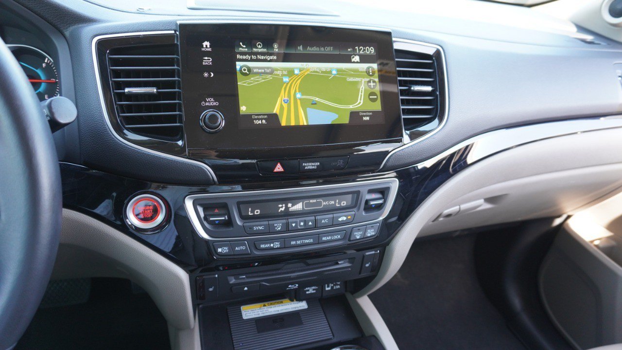 Used 2022 Honda Pilot Touring image 16