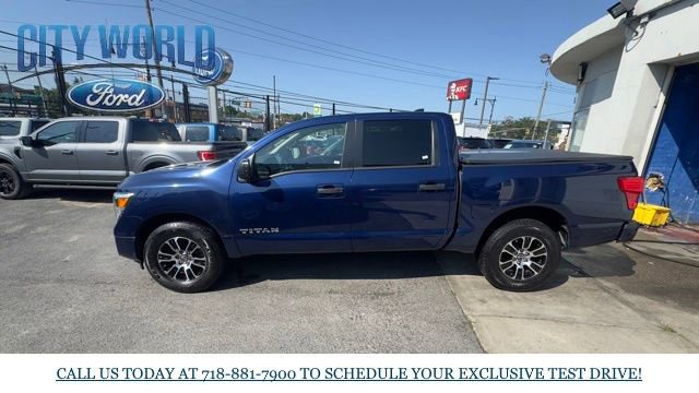 Used 2023 Nissan Titan SV image 2