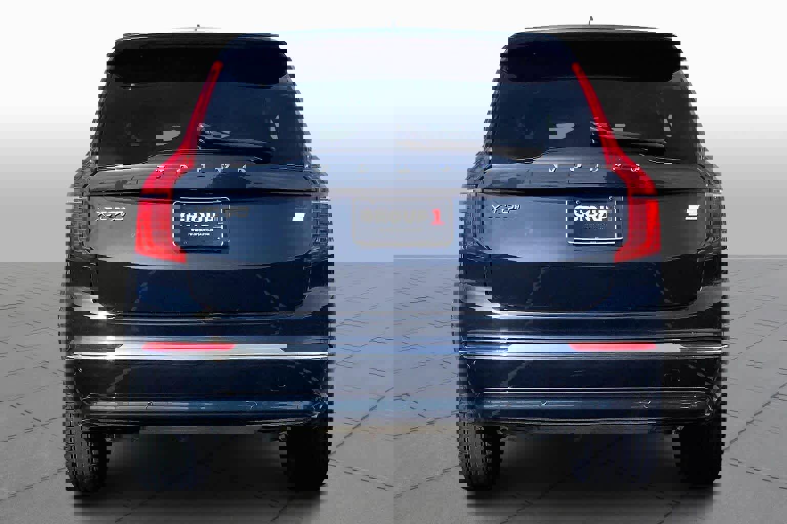 Used 2023 Volvo XC90 T8 Ultimate w/ Lounge Package image 5