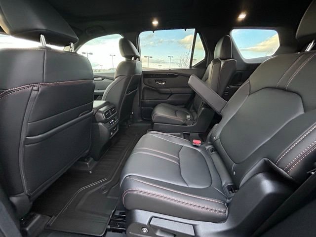 Used 2025 Honda Pilot TrailSport image 12