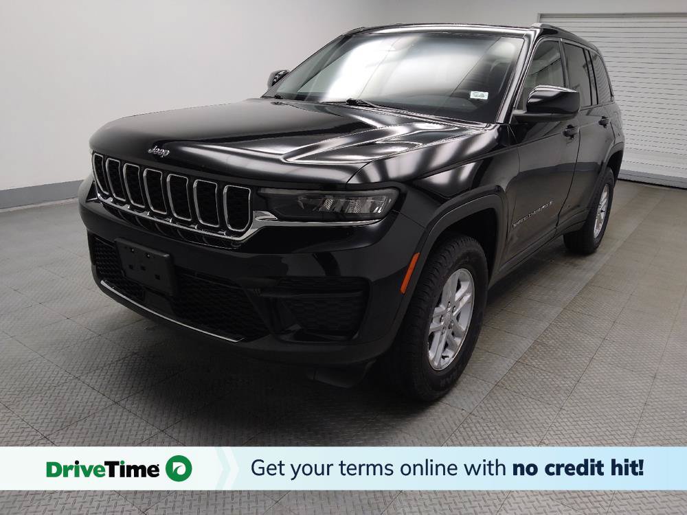 Used 2023 Jeep Grand Cherokee Laredo w/ Luxury Tech Group I AWD/4WD image 1