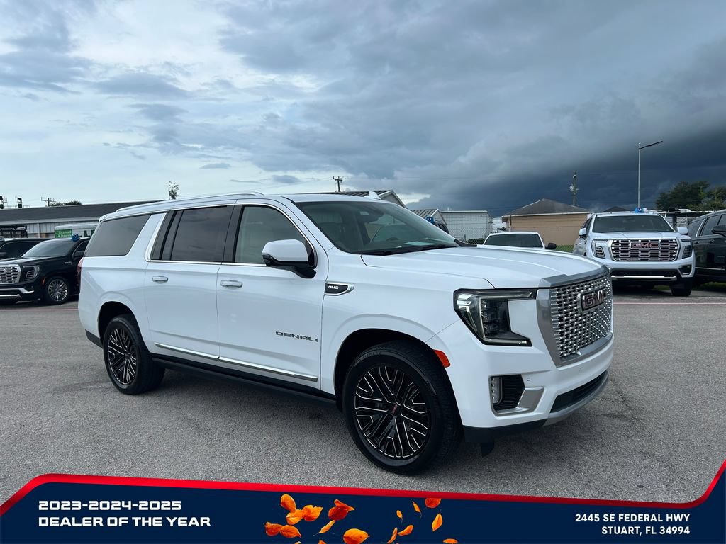 Used 2021 GMC Yukon XL Denali w/ Denali Premium Package RWD image 2