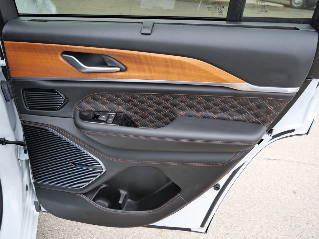 Used 2022 Jeep Grand Cherokee Summit image 18