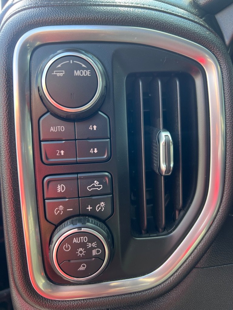 Used 2020 Chevrolet Silverado 3500 LTZ w/ LTZ Premium Package image 35
