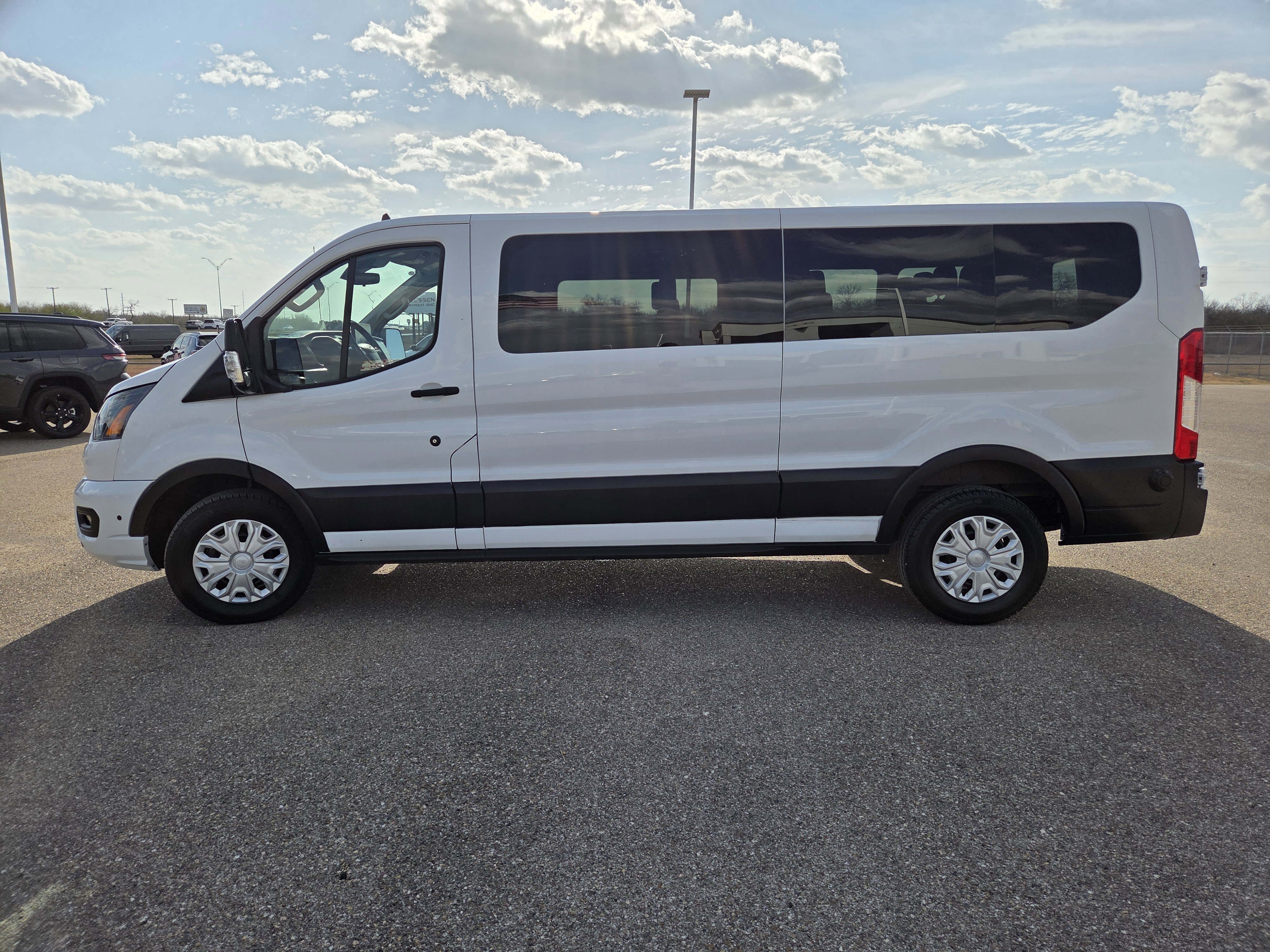 Used 2024 Ford Transit 350 XLT image 4