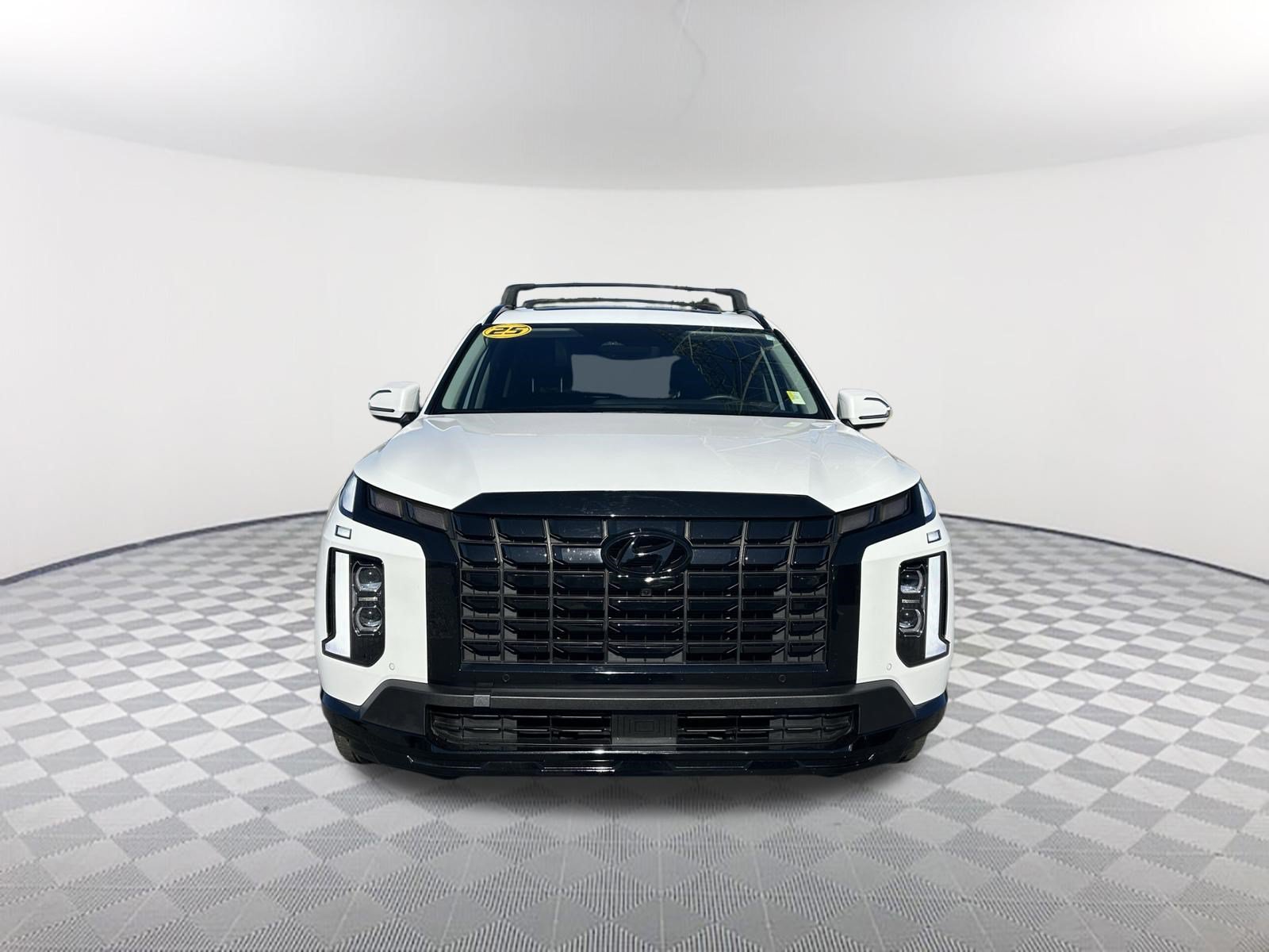 Used 2025 Hyundai Palisade XRT FWD image 2