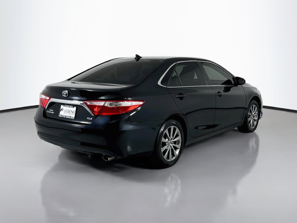 Used 2015 Toyota Camry XLE w/ Moonroof Package FWD image 6