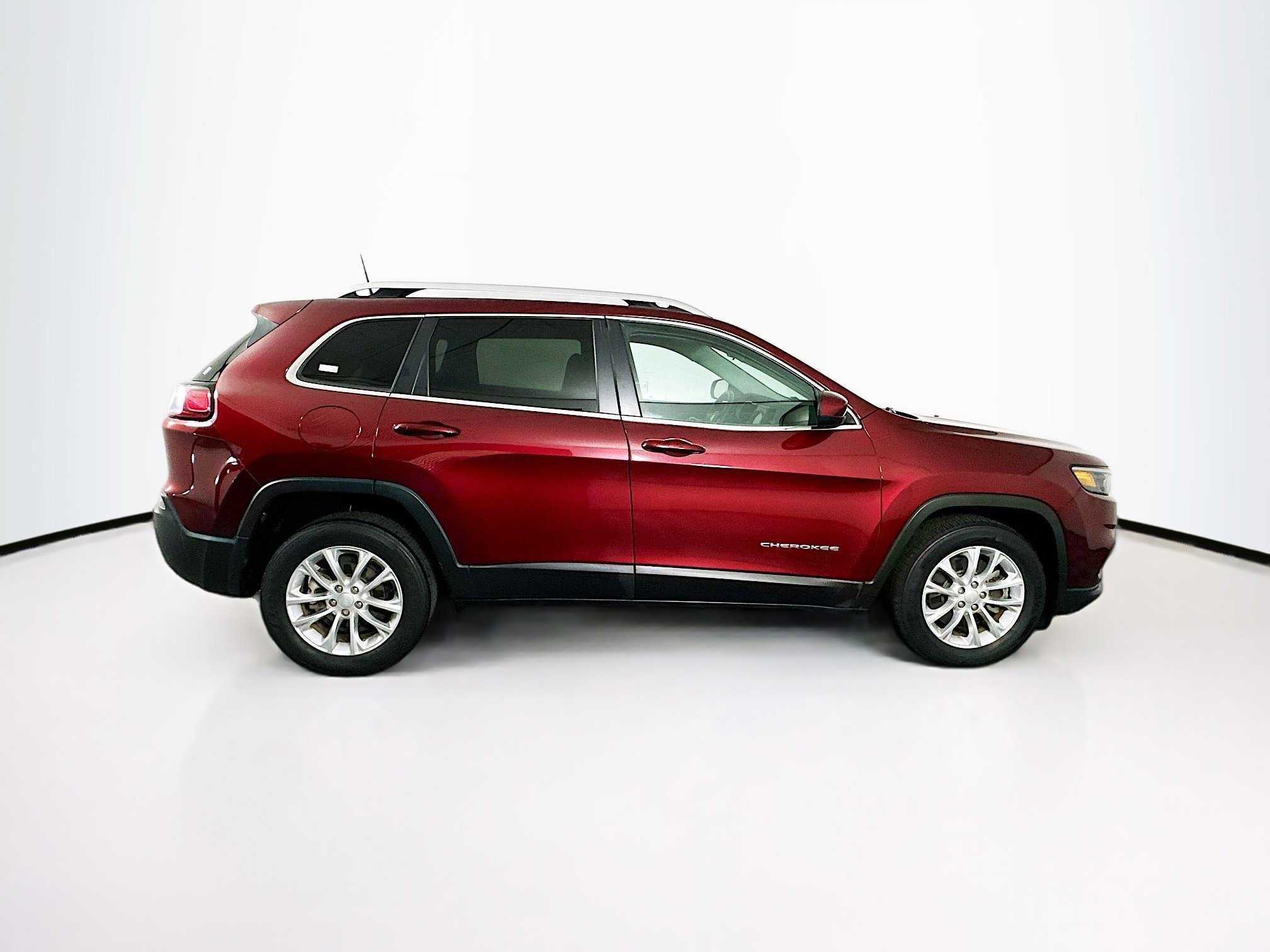 Used 2019 Jeep Cherokee Latitude w/ Popular Appearance Group image 10