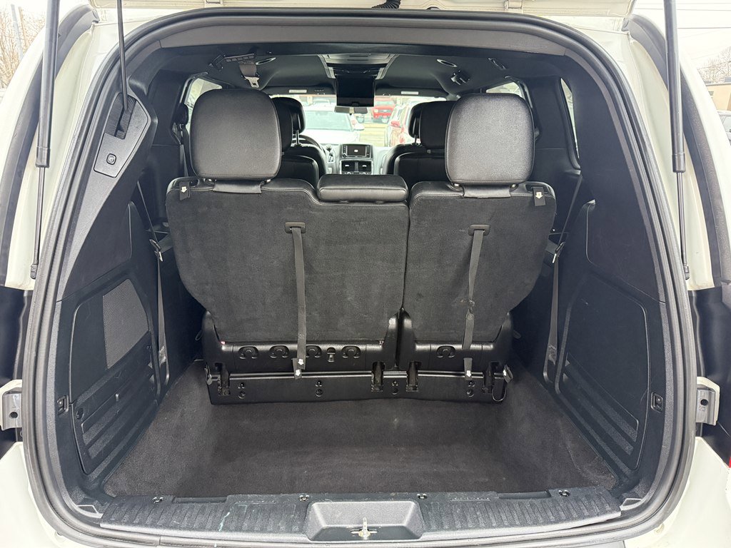 Used 2016 Dodge Grand Caravan R/T image 15