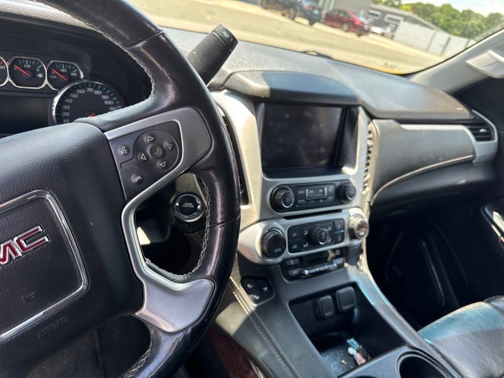 Used 2017 GMC Yukon XL SLT AWD/4WD image 6