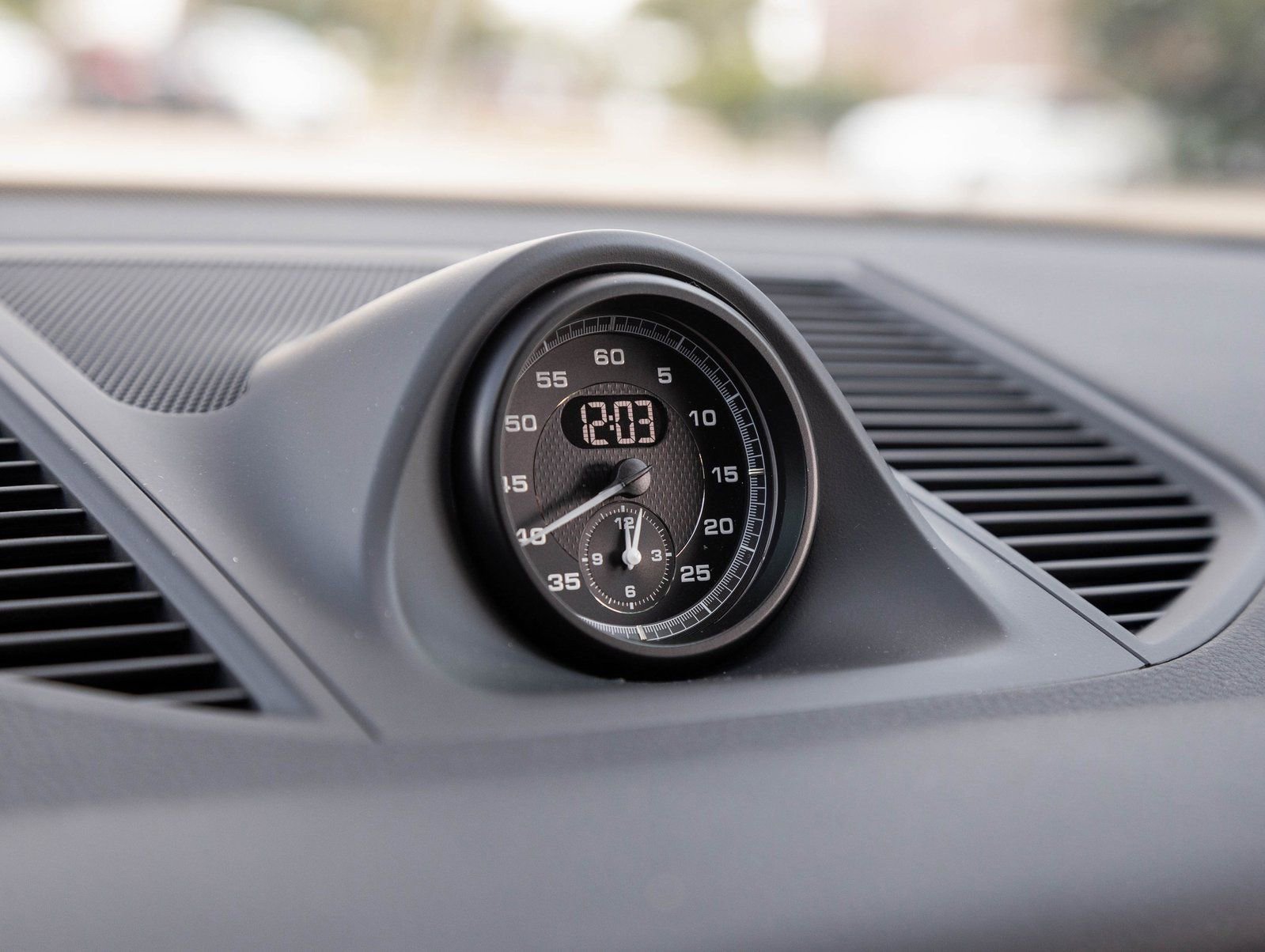 Certified 2026 Porsche Macan image 24