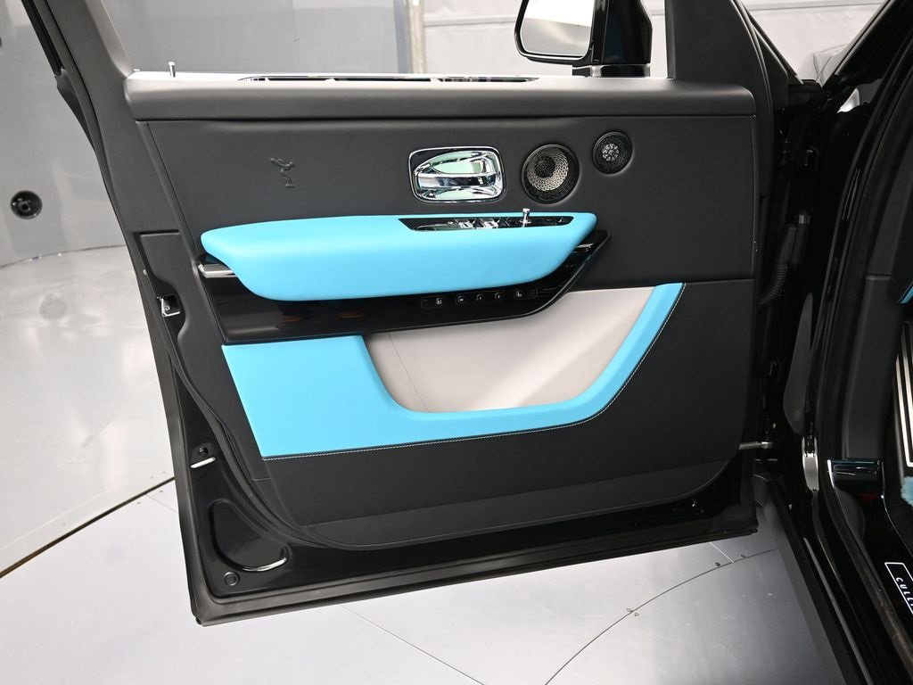 Certified 2024 Rolls-Royce Cullinan Black Badge w/ Driver's Package image 15