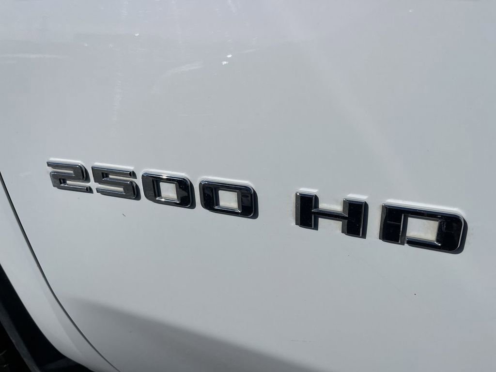 Used 2024 Chevrolet Silverado 2500 LT image 4
