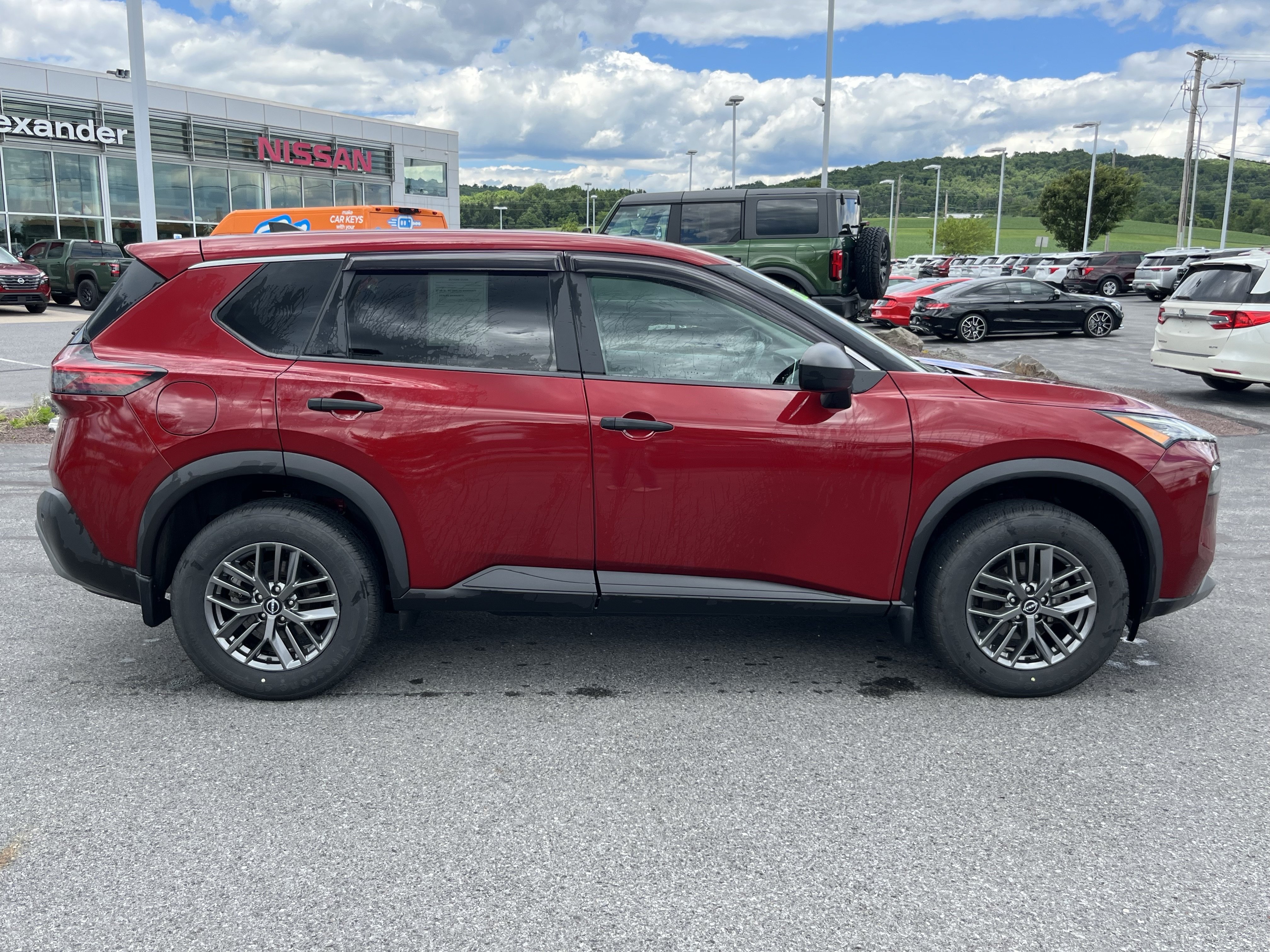 Used 2023 Nissan Rogue S AWD/4WD video 2