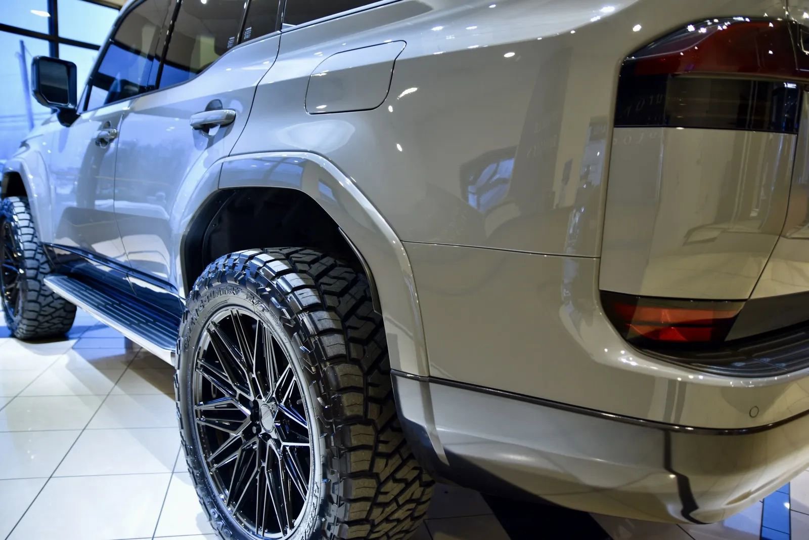 Used 2025 Lexus GX 550 image 7