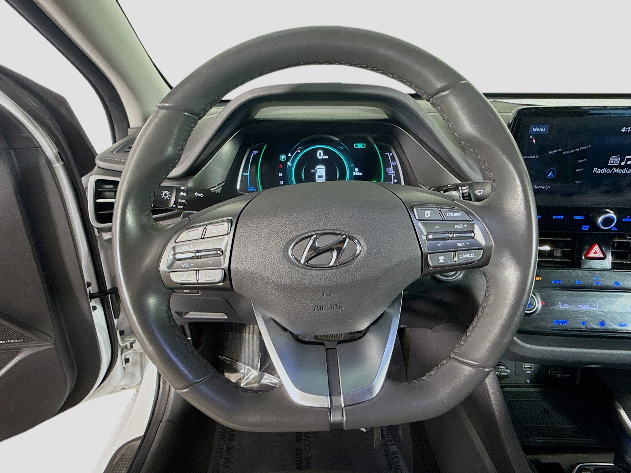 Used 2020 Hyundai Ioniq Limited image 13