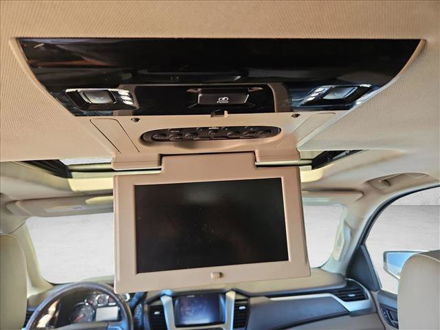 Used 2015 Chevrolet Suburban LT RWD image 18