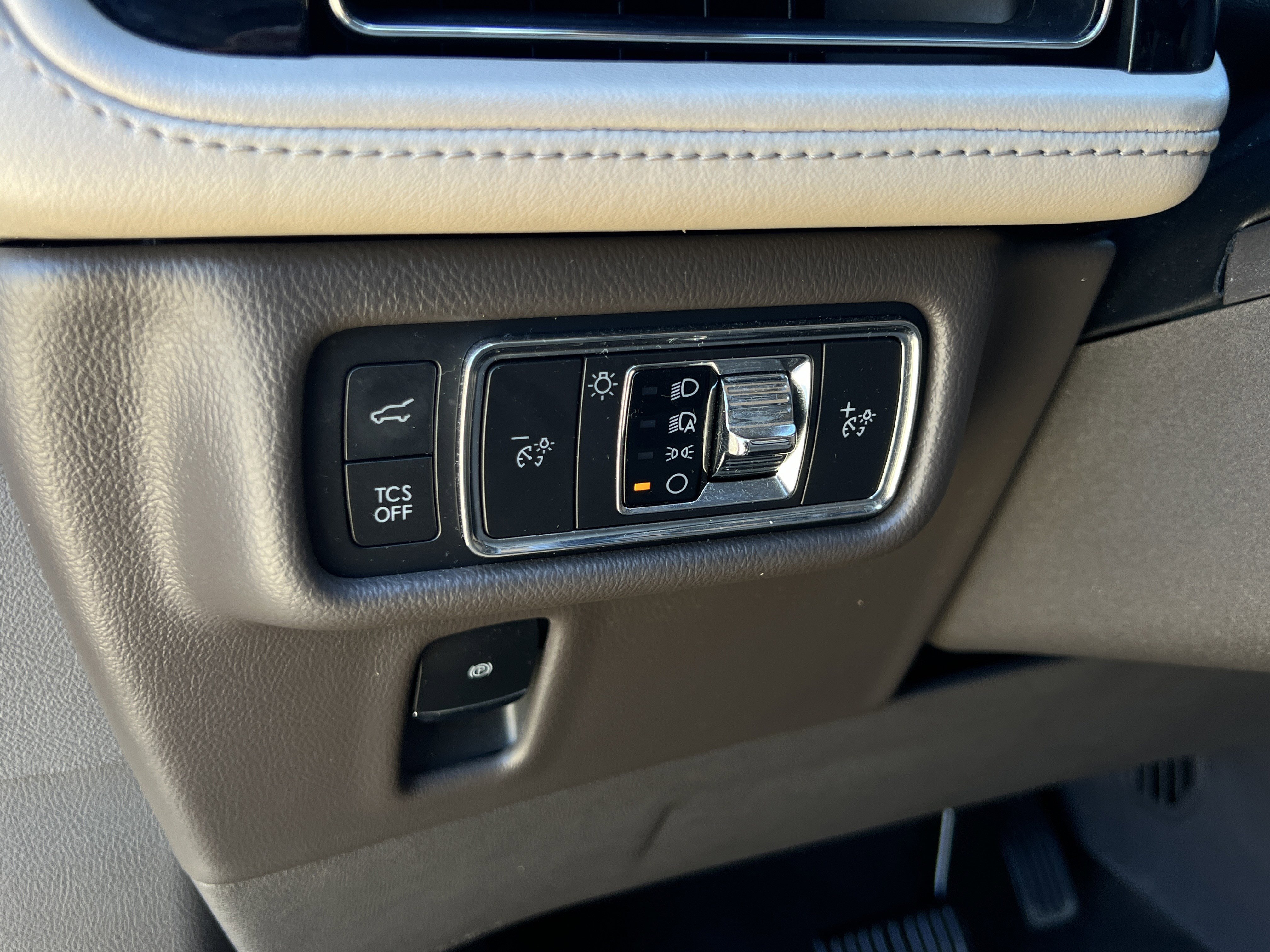 Used 2022 Lincoln Nautilus Reserve w/ Monochromatic Package image 20