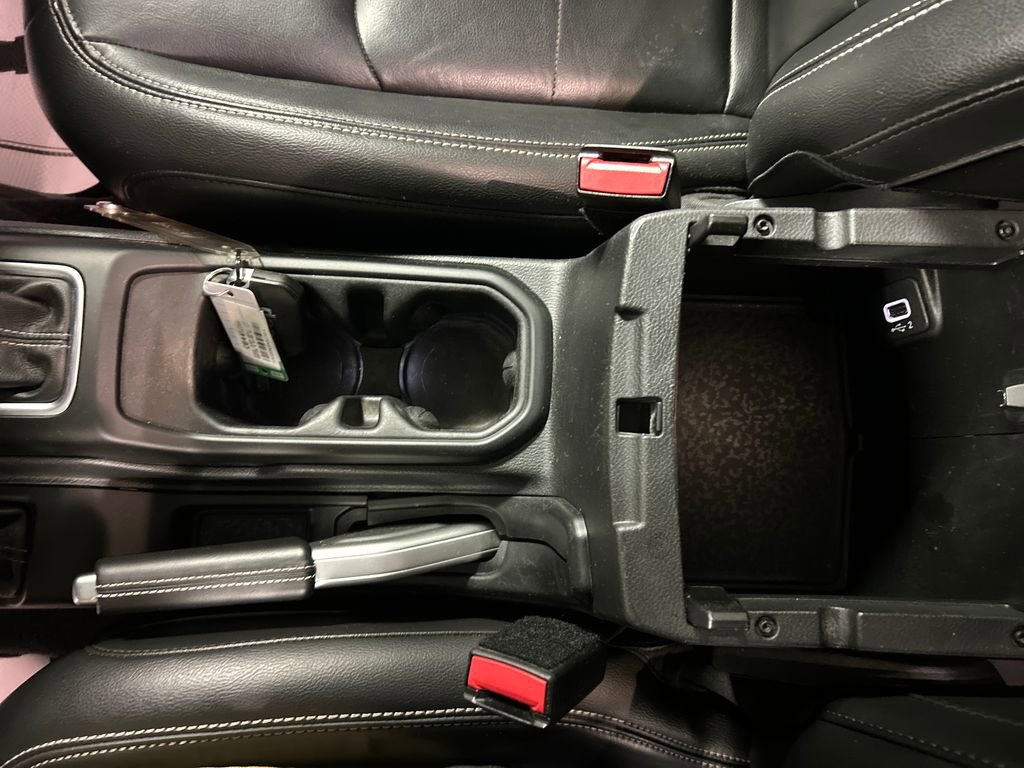 Used 2023 Jeep Wrangler Unlimited Sahara w/ Cold Weather Group image 21