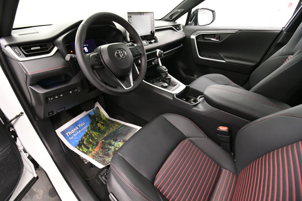 Used 2022 Toyota RAV4 XSE image 16