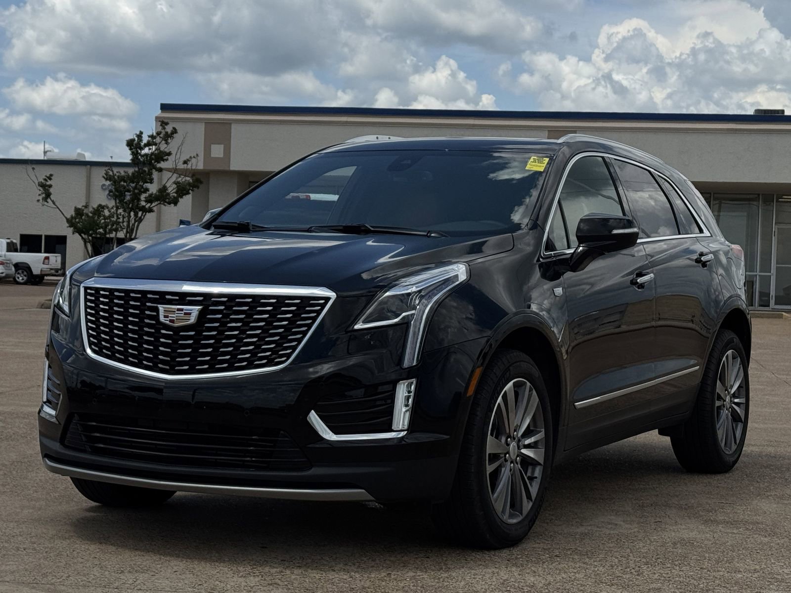 Used 2025 Cadillac XT5 Premium Luxury FWD image 8