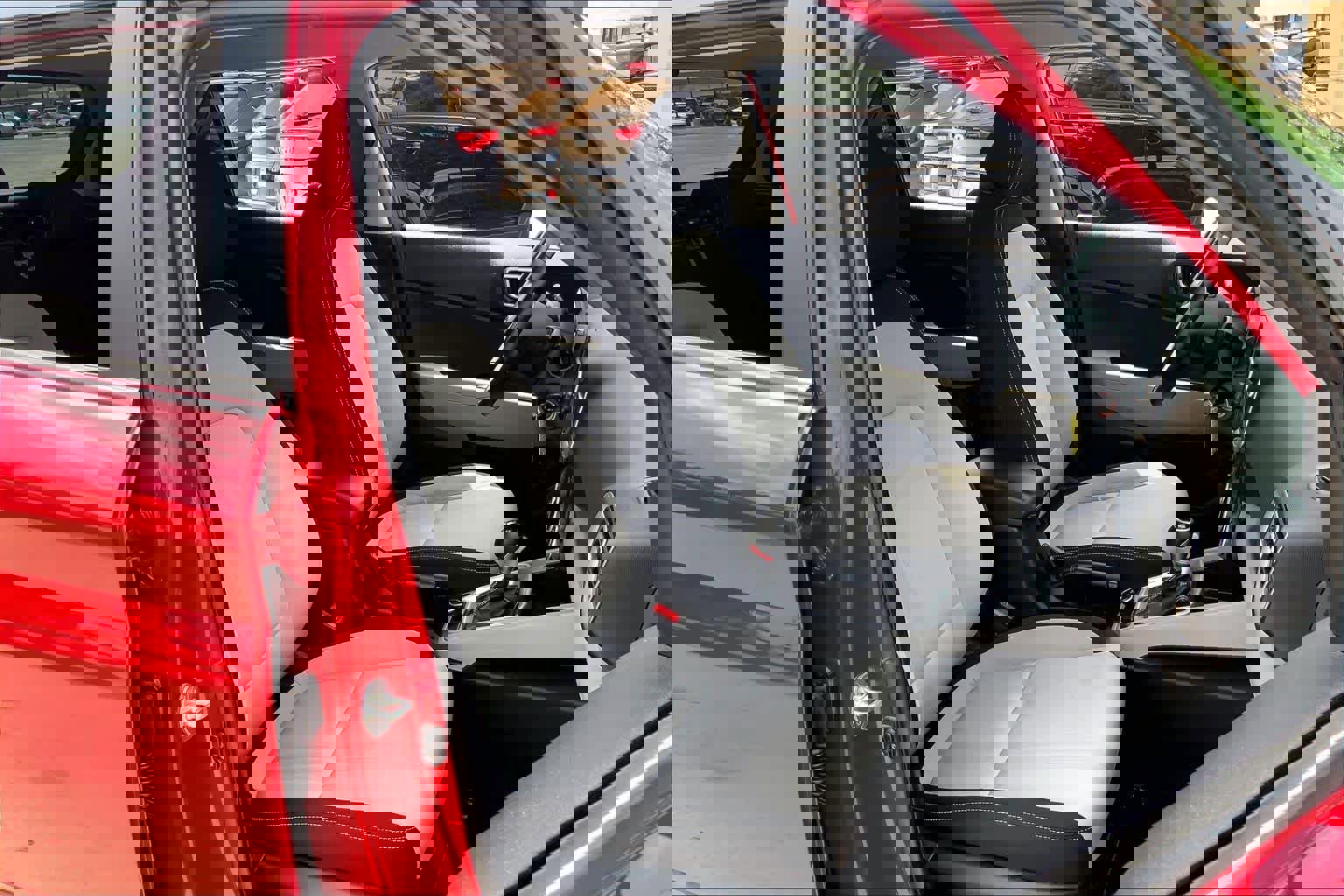 Used 2021 Hyundai Venue SEL w/ Cargo Package FWD image 9