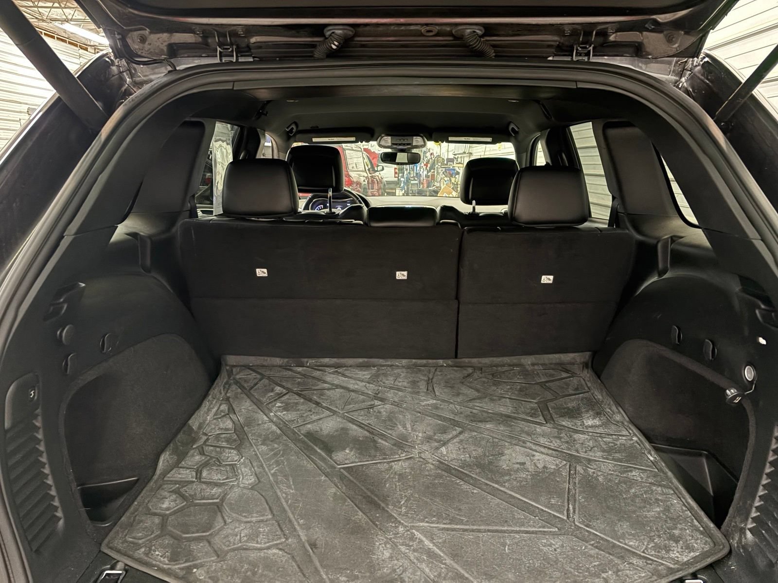 Used 2018 Jeep Grand Cherokee Limited AWD/4WD image 33