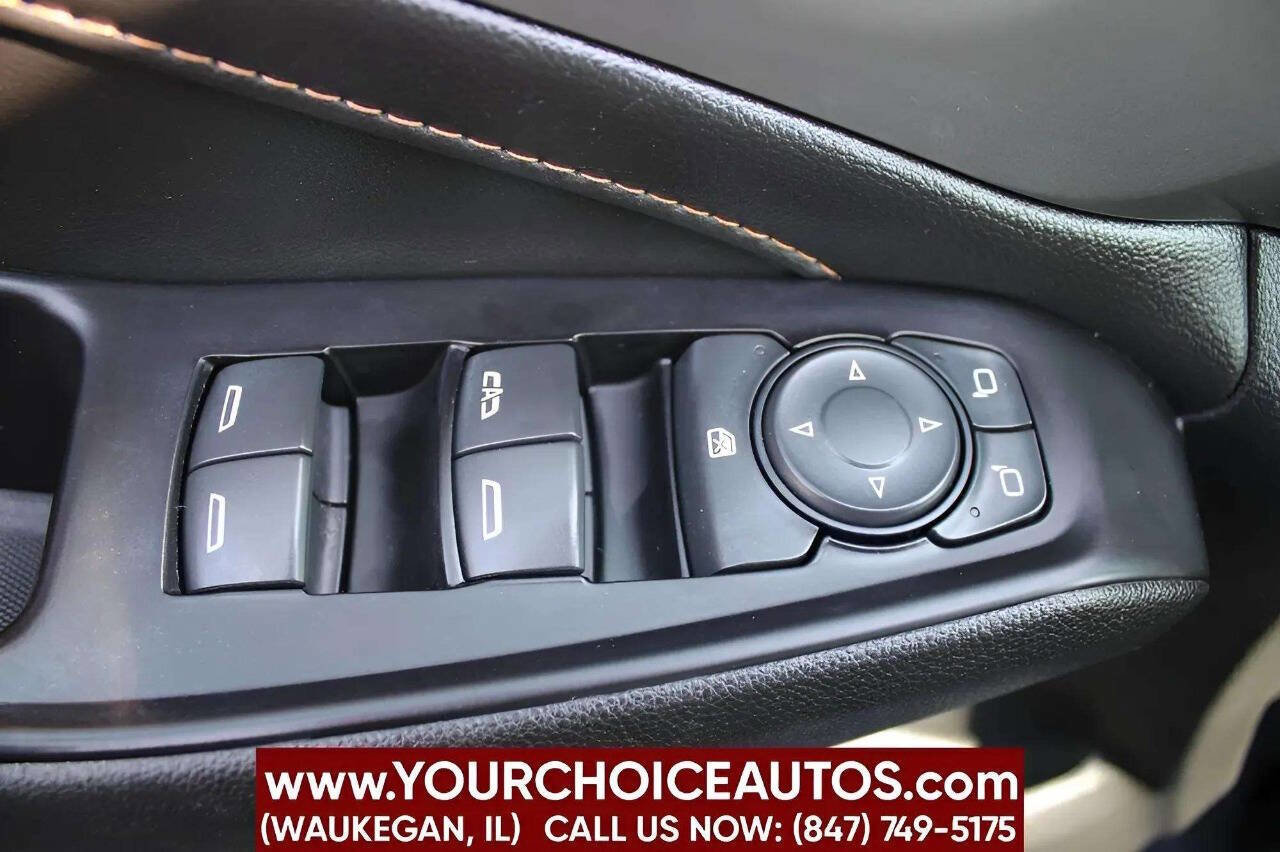 Used 2020 Chevrolet Traverse LT w/ Driver Confidence II Package image 39