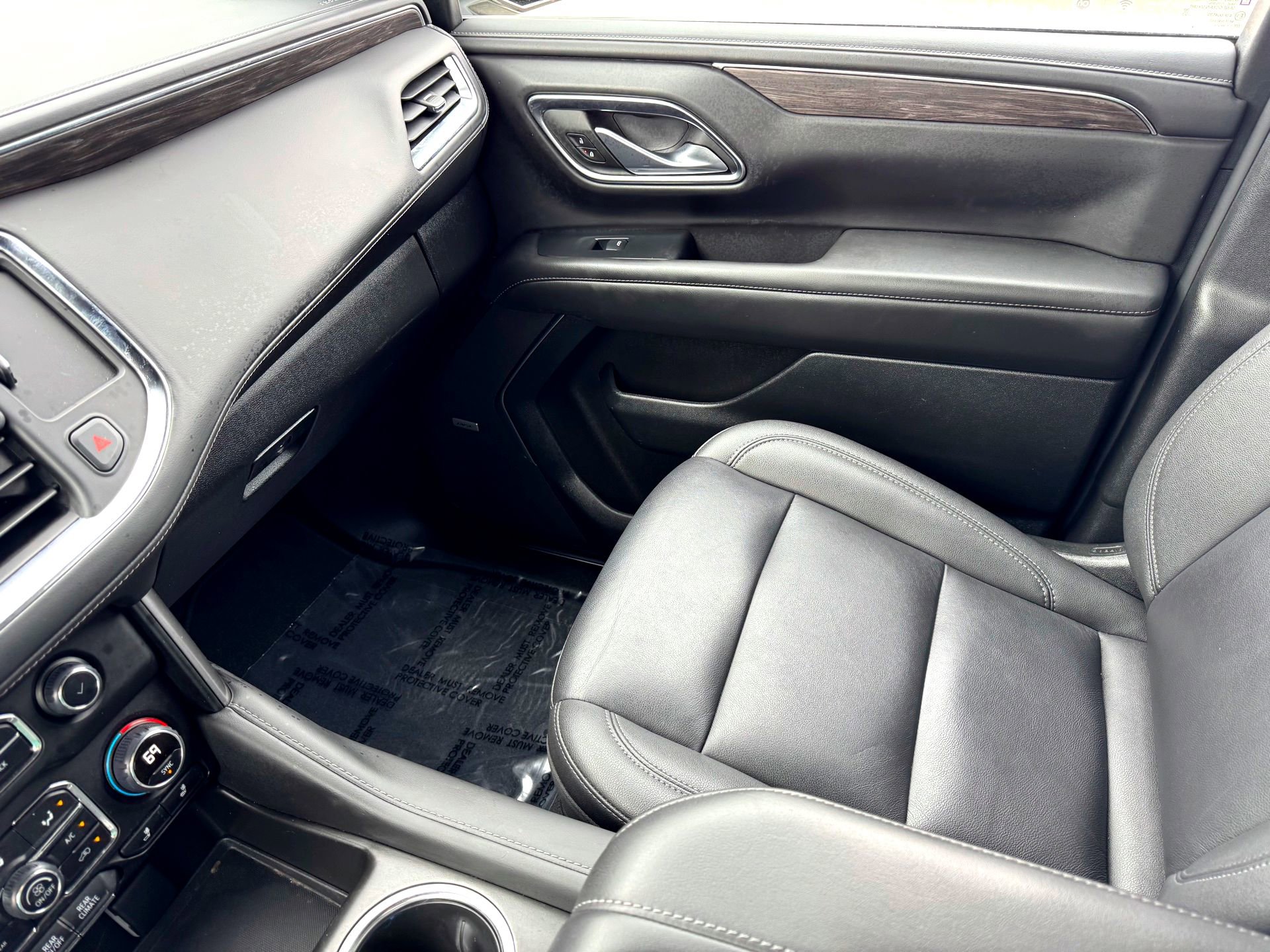 Used 2024 Chevrolet Tahoe LT image 32