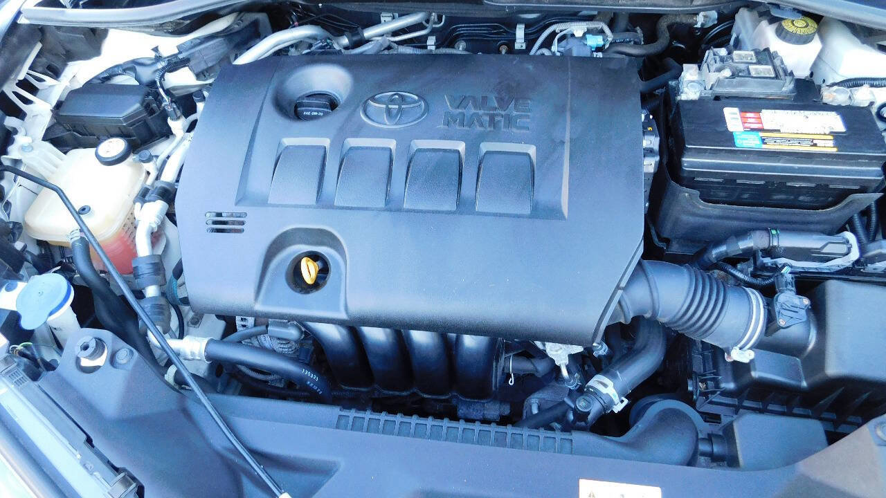 Used 2018 Toyota C-HR XLE image 33
