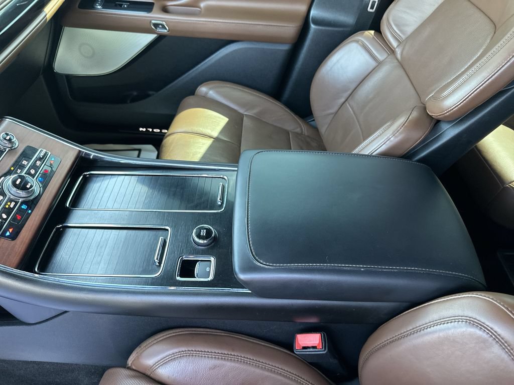 Used 2021 Lincoln Aviator Reserve w/ Equipment Group 208A AWD/4WD image 27